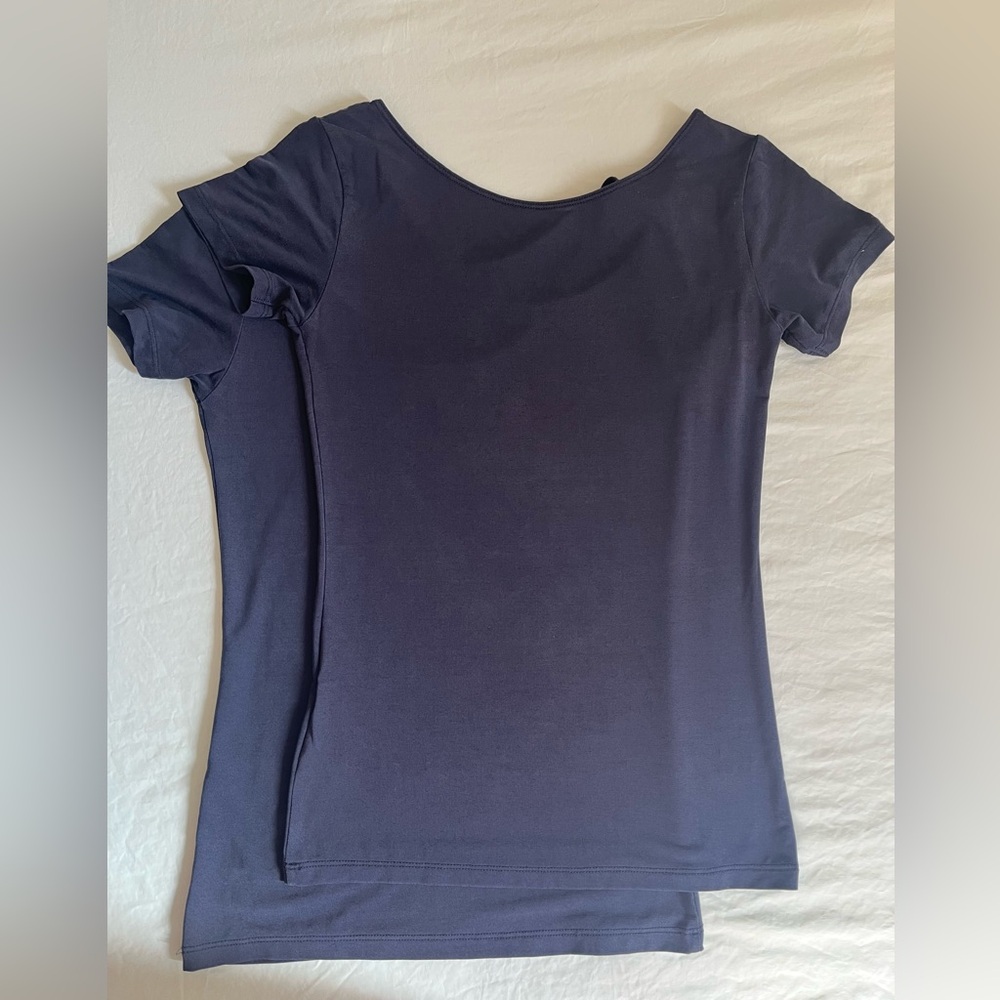 2 Uniqlo Airism Short Sleeve Tees Size XXS